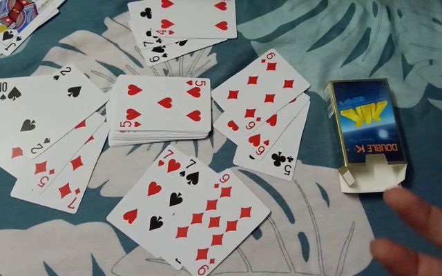 Dùng bài mẫu tử bịp bài